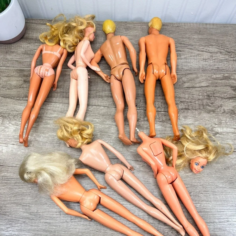 Lot Of 7 Vintage‎ Barbie And Ken Dolls From 70's 80's